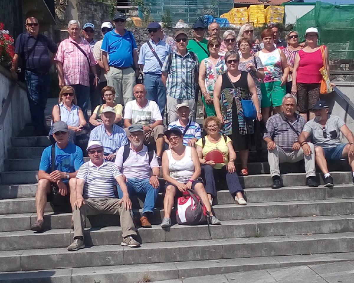 Un grupo de 71 pensionistas visitan San Juan de Luz y Fuenterrabía