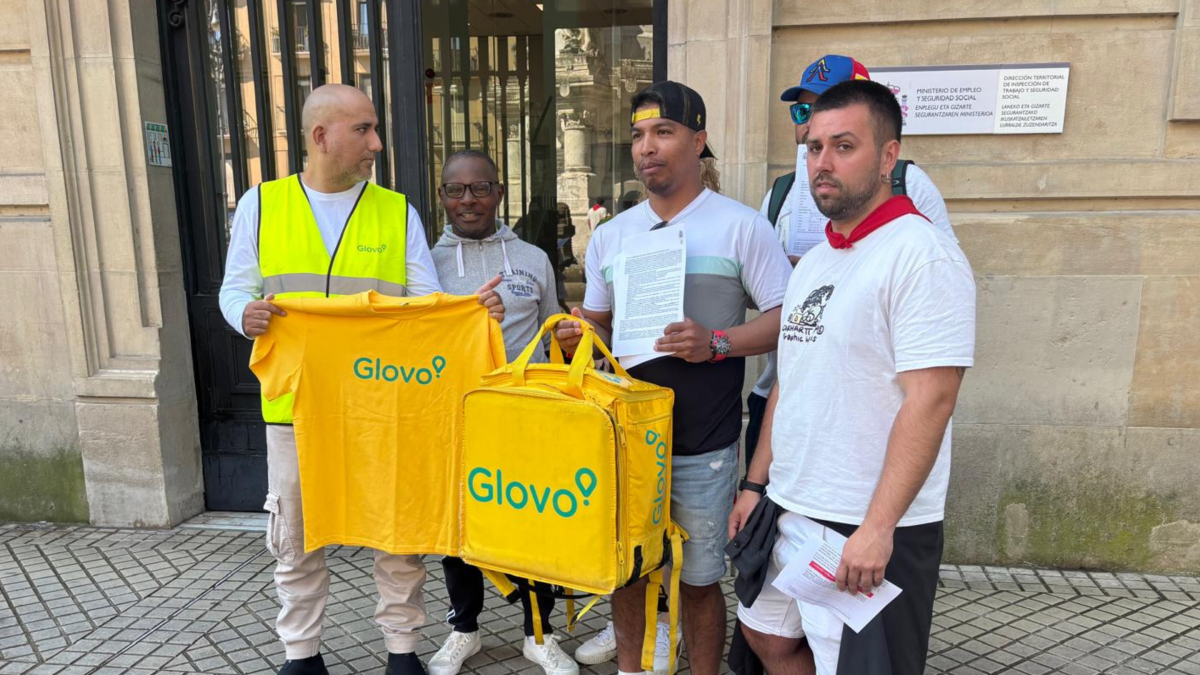 Trabajadores de Glovo ante Inspeccin de Trabajo.