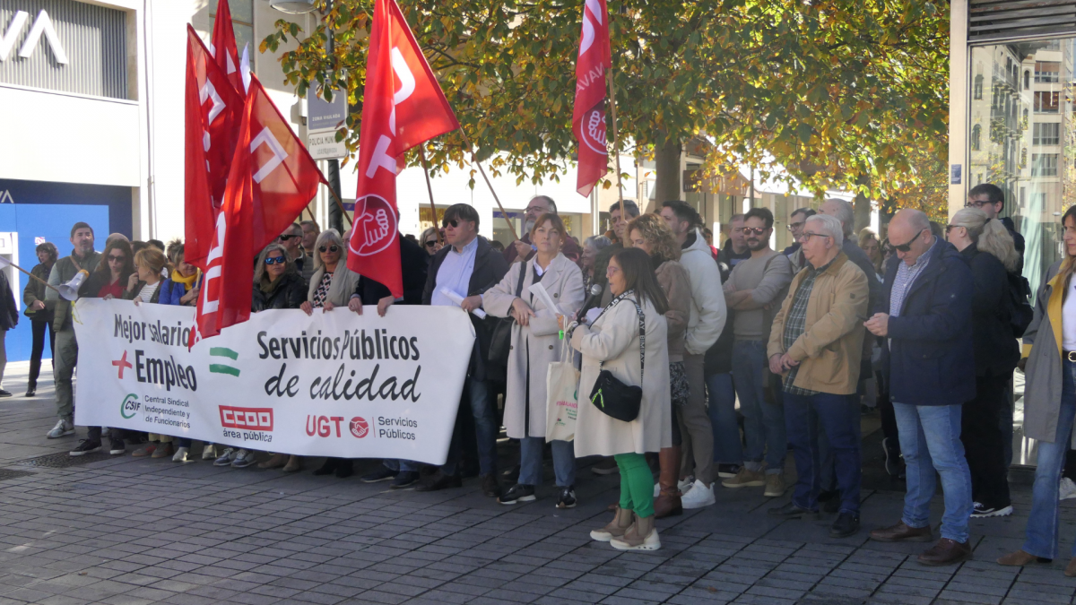 Concentración frente a la Delegación del Gobierno.