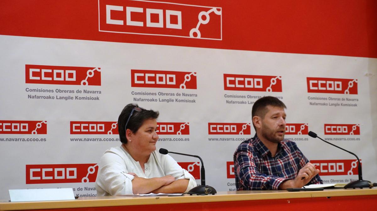 Pilar Piñeiro y Daniel Barragán, de la Federación de Hábitat de CCOO