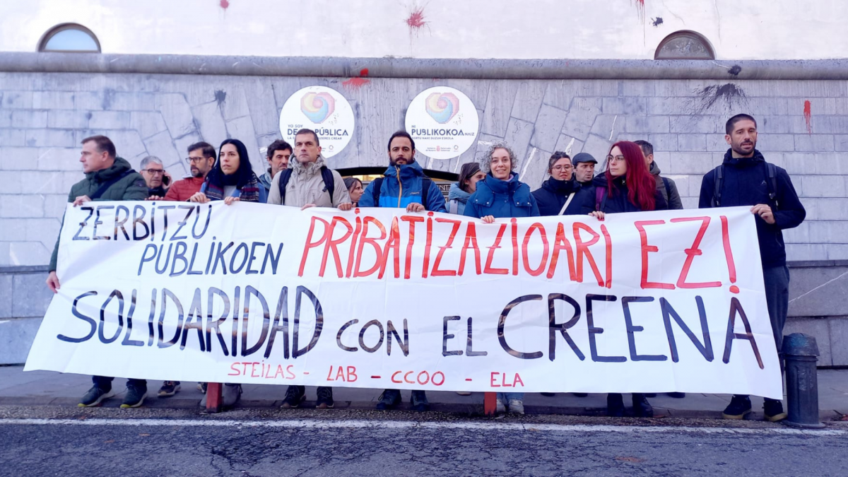 Imagen de la protesta en solidaridad con la dirección del CREENA.