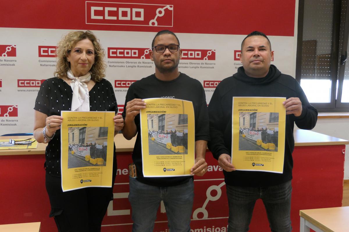 Lucía Sesma, Secretaría General de la FSC junto al presidente del Comité de Glovo y uno de los delegados