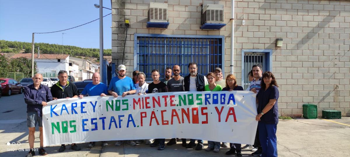 Trabajadores y trabajadoras de Karey Solano.